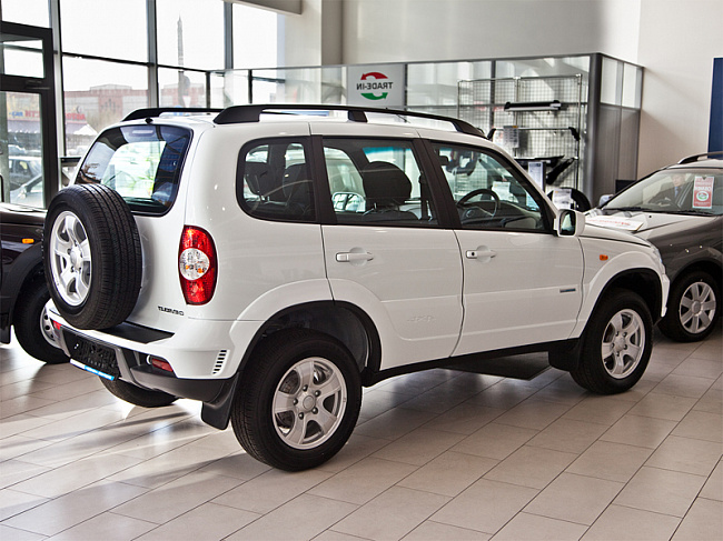 Пороги Chevrolet Niva "Bertone"