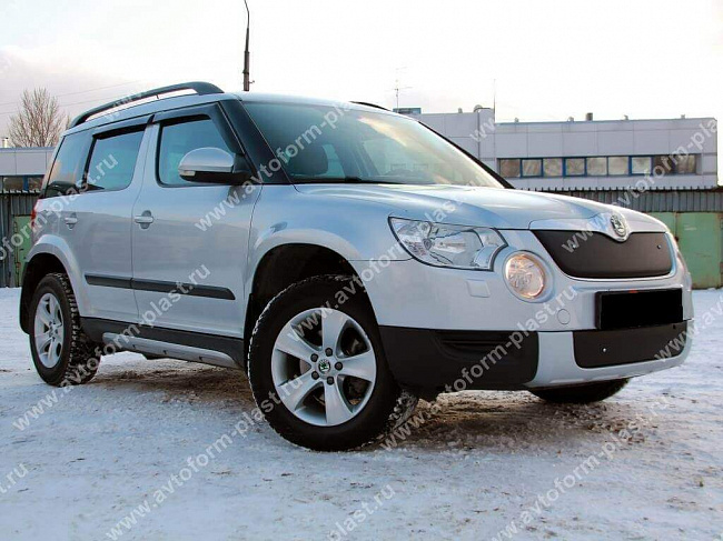 Нижняя вставка в передний бампер Skoda Yeti (2009-2012)