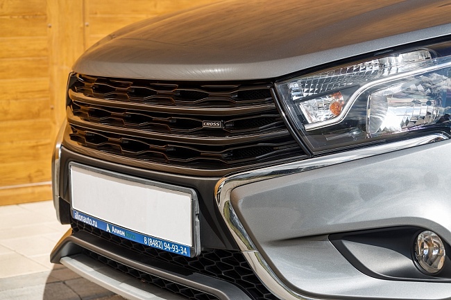 Решетка радиатора "Ячейки" Lada Vesta Cross, SW Cross
