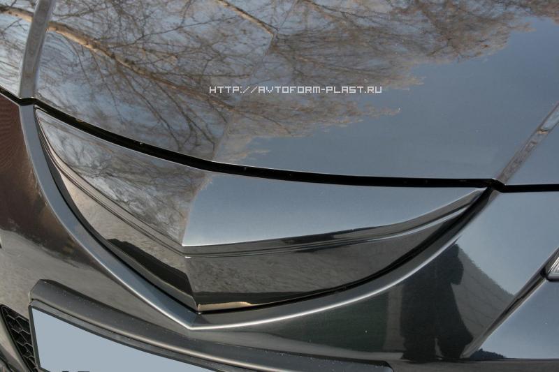 Решетка радиатора Global Mazda 3