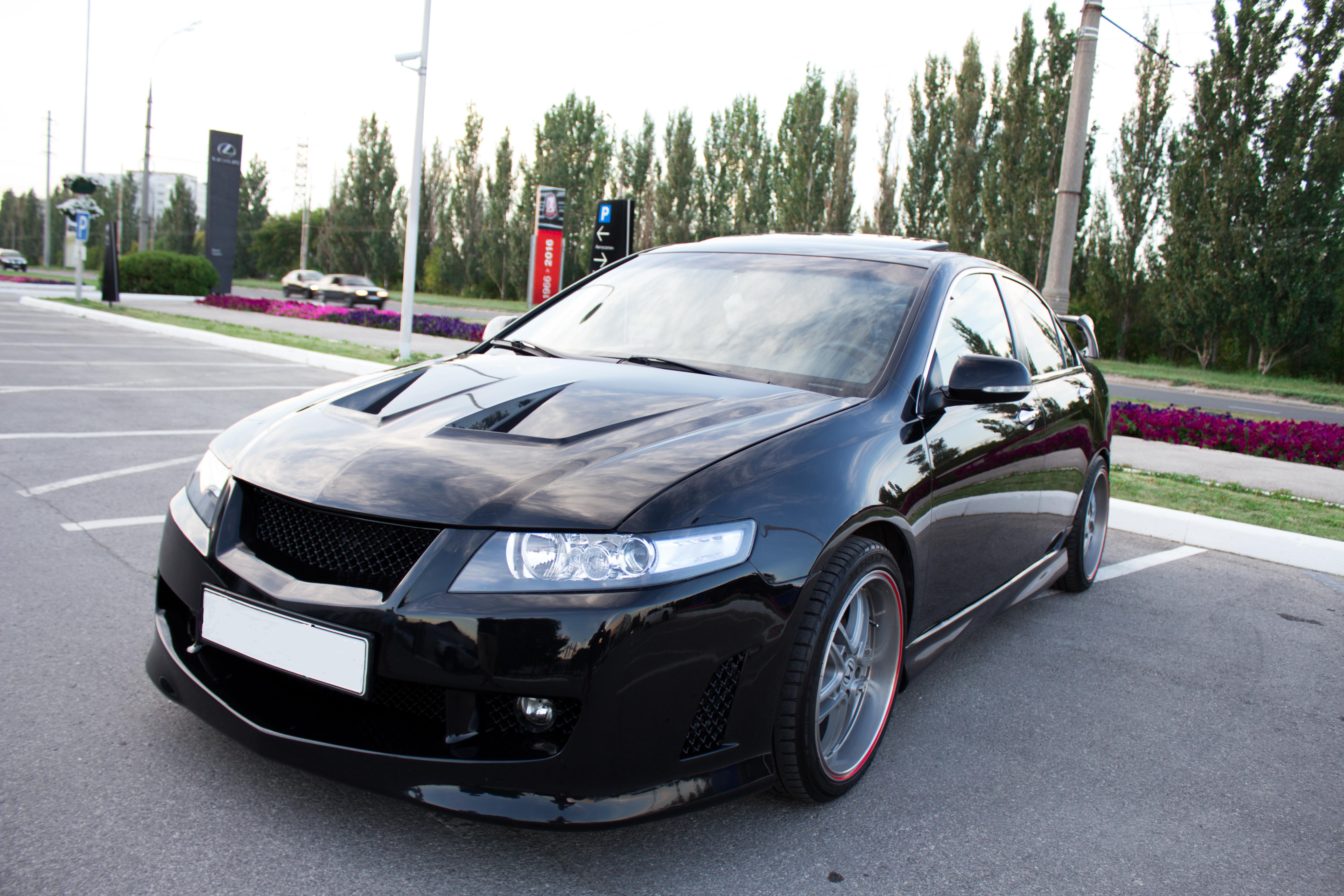 Капот Honda Accord (2002-2008)"DM Style"