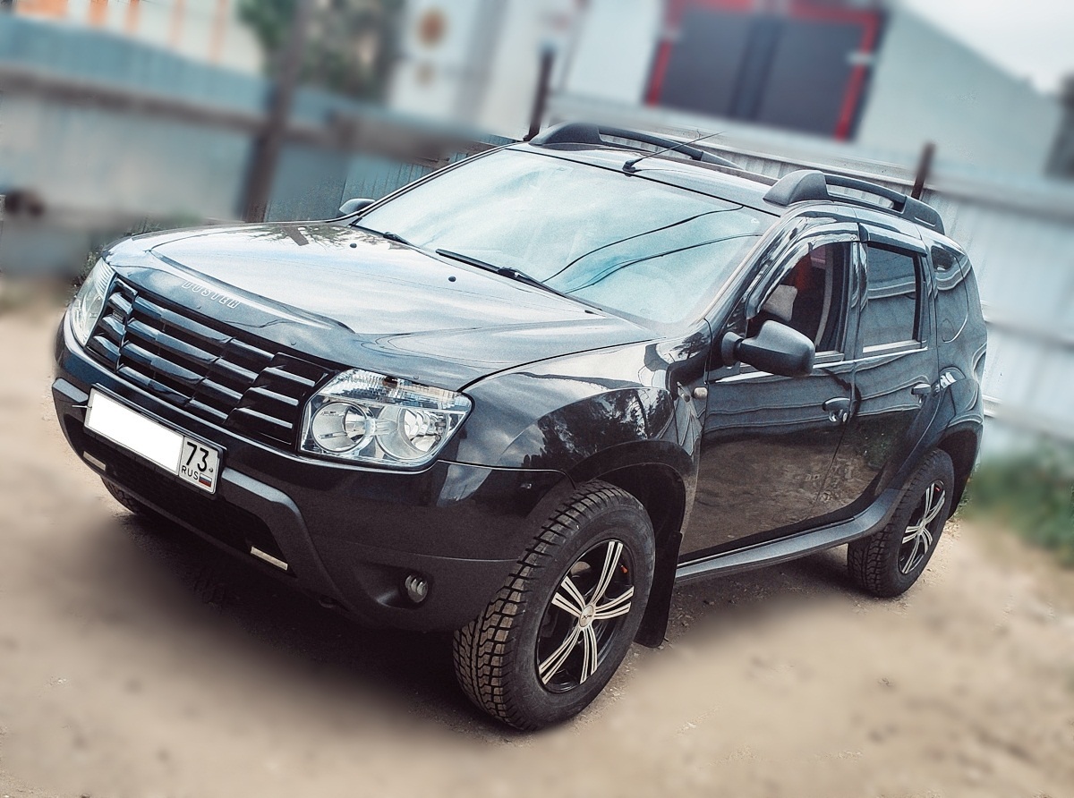 Решетка радиатора "Cross" Renault Duster 2012-2020