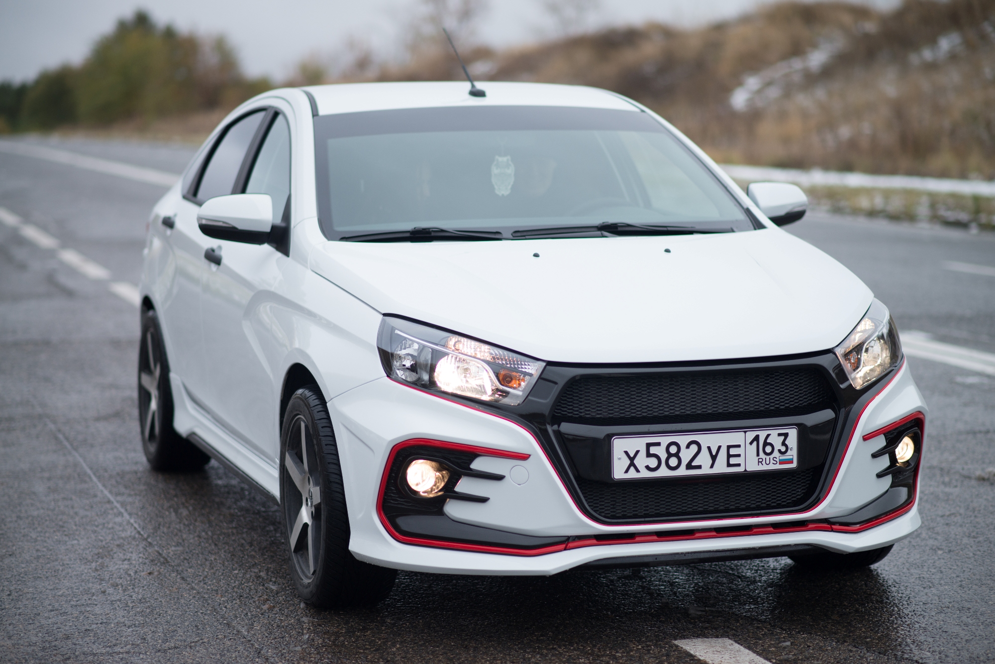 Передний бампер RAZOR на Lada Vesta, Vesta SW